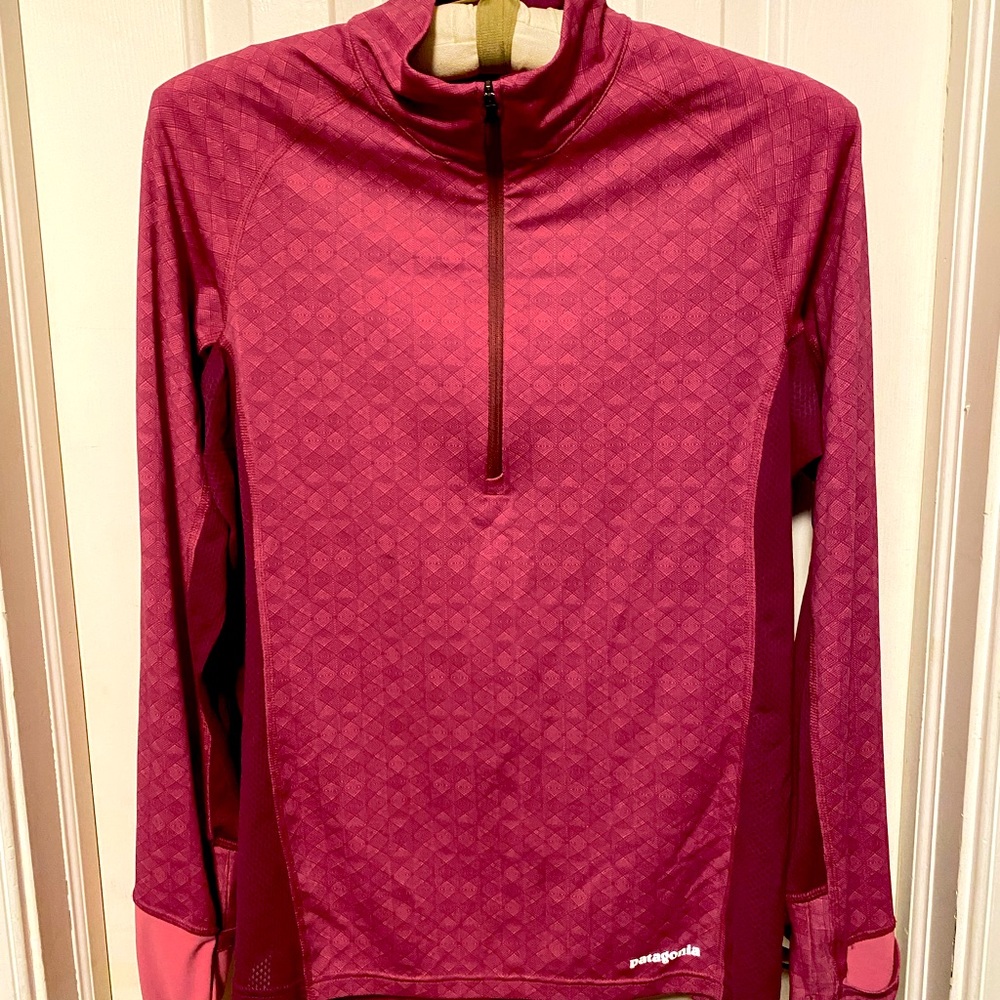 Patagonia thin quarter zip with hand covers